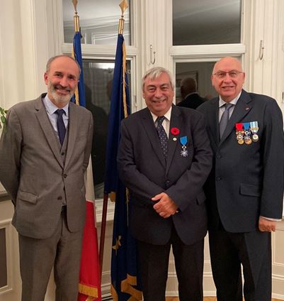 Monsieur Racine reçoit l’Ordre national du mérite de France