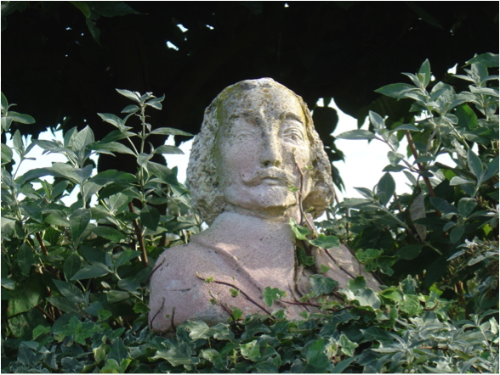 Buste de Champlain dans le Jardin des Personnalités de Honfleur.
