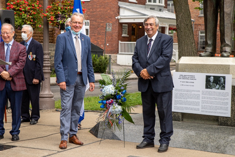 M. Bertrand Juneau, président de la Société d’histoire de Saint-Augustin-de-Desmaures et M. Denis Racine, Coprésident de la CFQLMC.