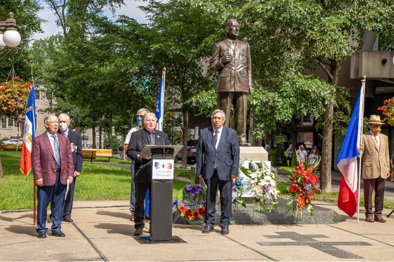 La Marseillaise par M. Yves Saliba, président de la Société française de Québec.