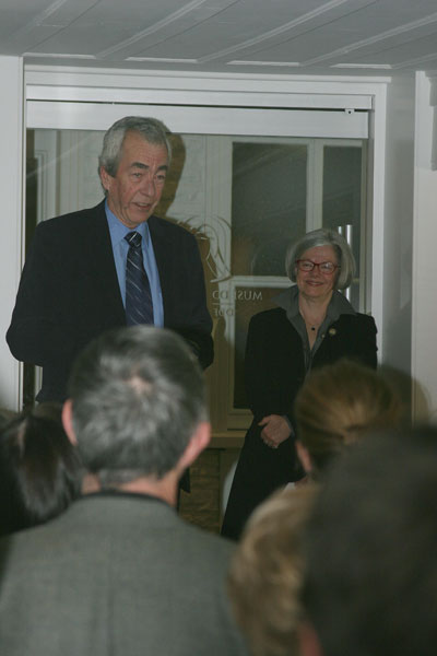 Yves Laliberté, secrétaire général de la CFQLMC, accompagné de Christine Cheyrou, directrice du Musée, à l’occasion de l’inauguration