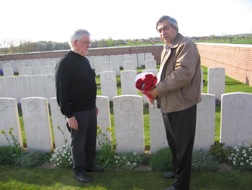 De g. à d. Gilbert Pilleul et Denis Racine, Chérisy, 5 avril 2014.