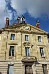 L'ancien couvent des Ursulines devenu lycée Henri-Moissan.